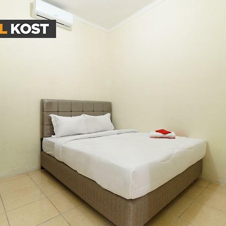 Hôtel Koolkost Syariah @ Grand Depok City Extérieur photo